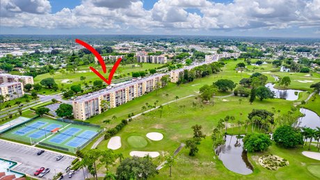 Beautiful1bedroom with 1.5 bath in an Executive Country Club & - Beach Condo for sale in Lake Worth, Florida on Beachhouse.com