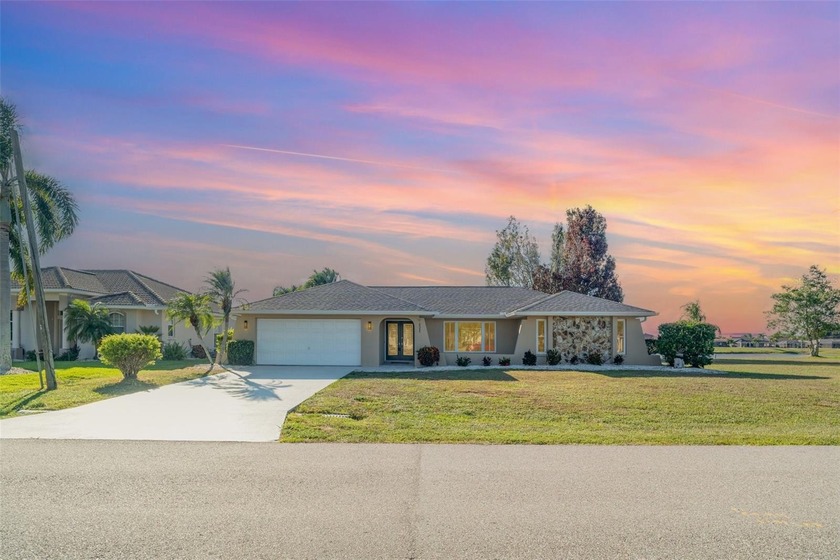 Discover comfortable Florida living in this beautifully - Beach Home for sale in Punta Gorda, Florida on Beachhouse.com