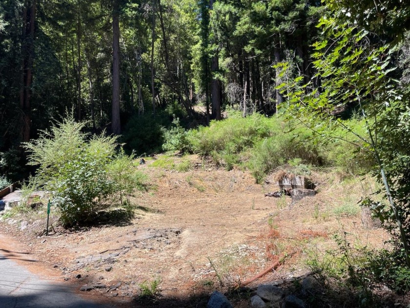 Located on a peaceful cul-de-sac, this enchanting property - Beach Lot for sale in Boulder Creek, California on Beachhouse.com