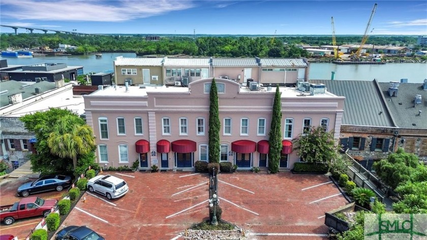 A remarkable penthouse residence with a balcony off the living - Beach Condo for sale in Savannah, Georgia on Beachhouse.com