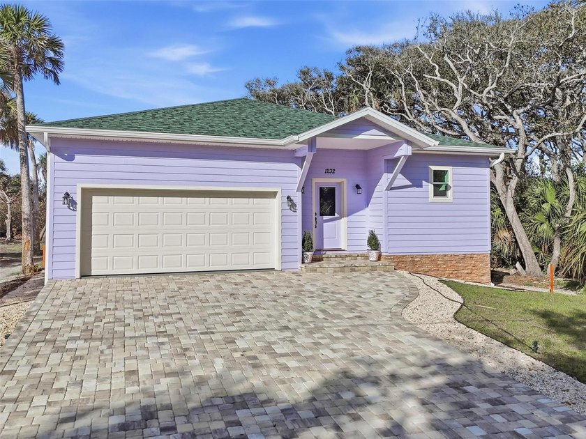 BRAND NEW CUSTOM BUILT 4 bedrooms, 2.5 baths home, just 400 - Beach Home for sale in Flagler Beach, Florida on Beachhouse.com