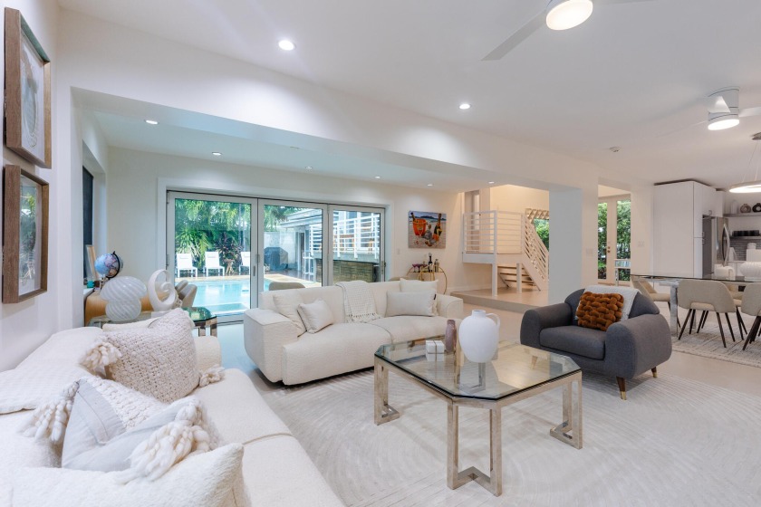 MODERN MIDTOWN RETREAT offers the perfect balance of privacy and - Beach Home for sale in Key West, Florida on Beachhouse.com