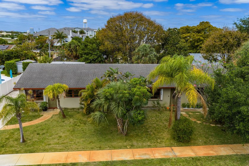 Exceptional investment opportunity in the heart of Lantana. This - Beach Home for sale in Lantana, Florida on Beachhouse.com