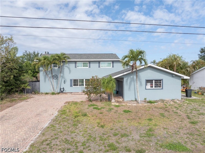 Looking for Space? This is the one. 4 Bedroom, 3 Bath + a Den - Beach Home for sale in Cape Coral, Florida on Beachhouse.com
