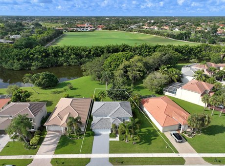 Welcome to this spacious two-story 4 bedroom, 2.5 bathroom home - Beach Home for sale in Wellington, Florida on Beachhouse.com