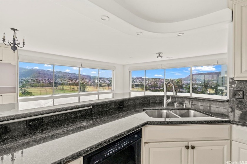 MASSIVE 3-Bedroom, 2 Bathroom 10th floor rarely available - Beach Condo for sale in Honolulu, Hawaii on Beachhouse.com