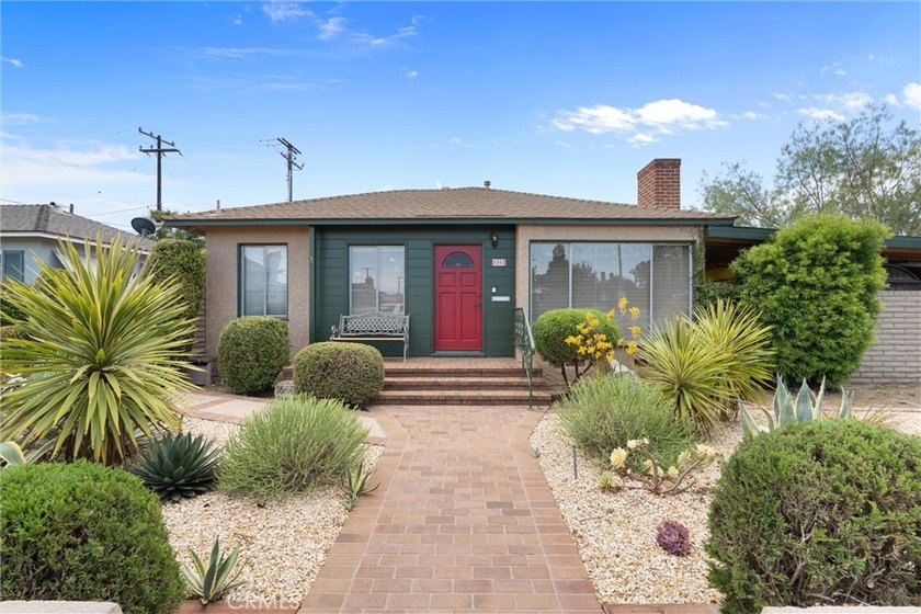This well-loved home sits in a solid Long Beach neighborhood - Beach Home for sale in Long Beach, California on Beachhouse.com