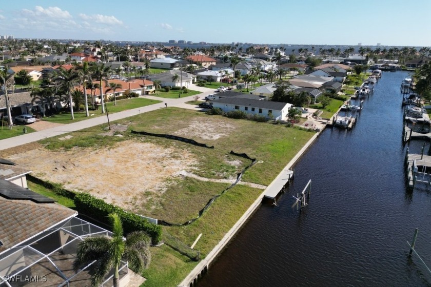WATERFRONT VACANT LAND! This is one of a kind vacant land which - Beach Lot for sale in Cape Coral, Florida on Beachhouse.com