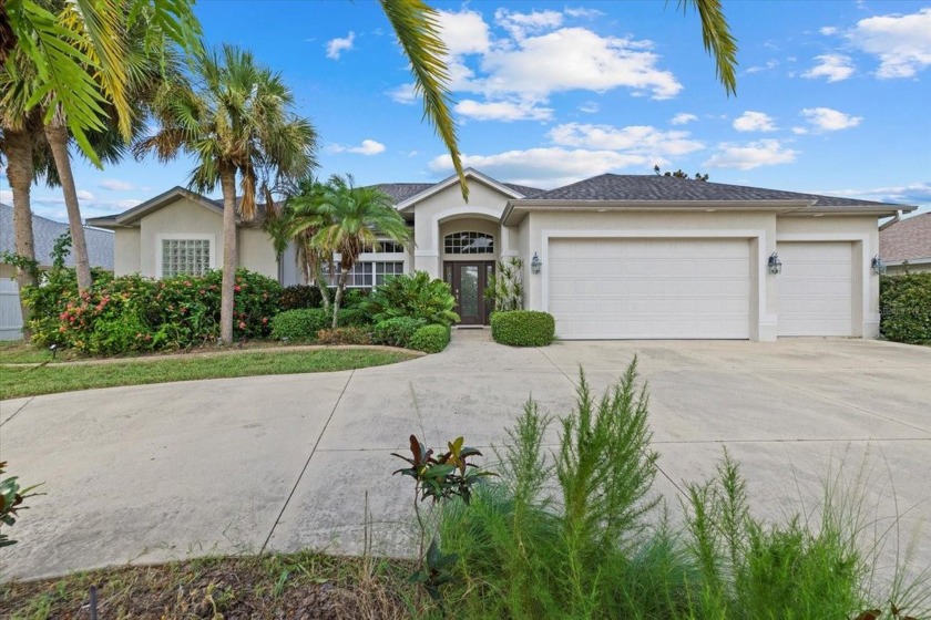 Welcome to 974 Rotonda Cir, a stunning 3-bedroom, 3-bathroom - Beach Home for sale in Rotonda West, Florida on Beachhouse.com