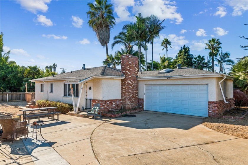 A must see!!! Charming 3-bedroom, 1-bath single level situated - Beach Home for sale in Carlsbad, California on Beachhouse.com