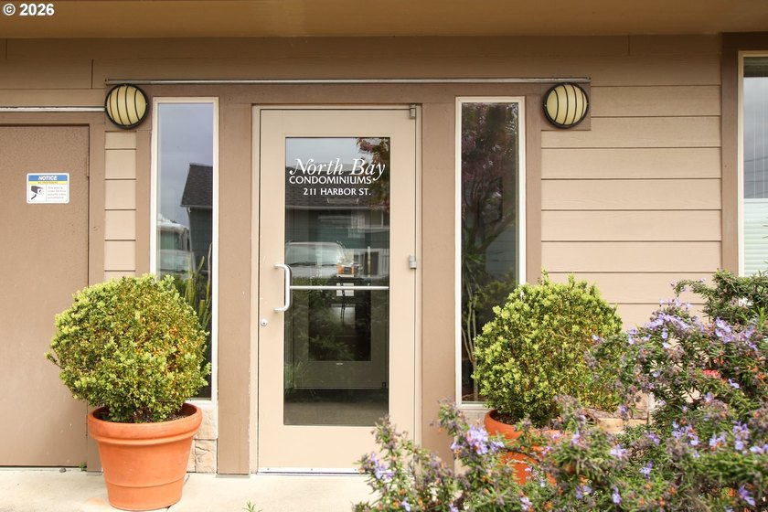 Charming, fully refreshed condo in the heart of Old Town - Beach Condo for sale in Florence, Oregon on Beachhouse.com