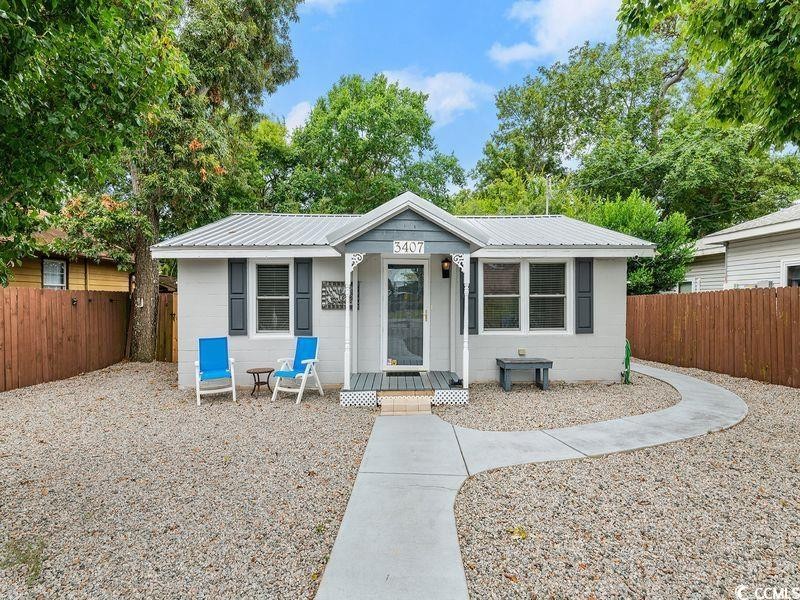 Welcome to this 2BR 1.5 bath cottage located in the desirable - Beach Home for sale in North Myrtle Beach, South Carolina on Beachhouse.com