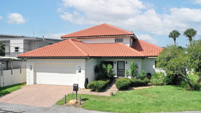 Step inside this Intracoastal waterway River retreat and feel - Beach Home for sale in Port Orange, Florida on Beachhouse.com