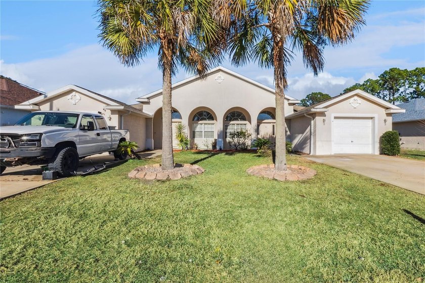 Under contract-accepting backup offers. Well-maintained 6BR/4BA - Beach Townhome/Townhouse for sale in Palm Coast, Florida on Beachhouse.com