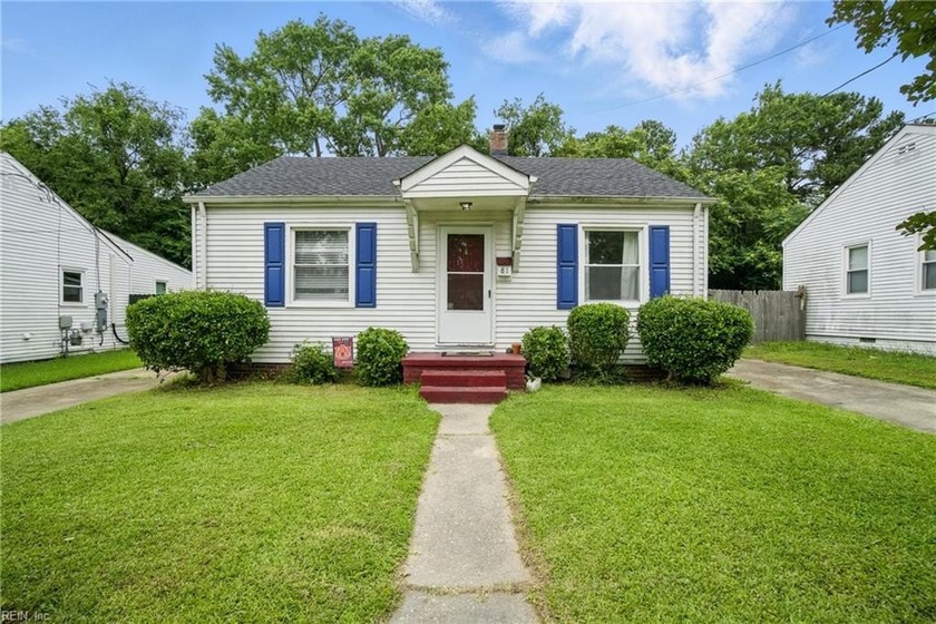 Charming bungalow in the heart of Shea Farms! This - Beach Home for sale in Portsmouth, Virginia on Beachhouse.com