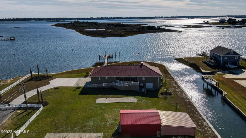 HUGE PRICE REDUCTION! Sellers are ready to move. DEEP WATERFRONT - Beach Home for sale in Cape Carteret, North Carolina on Beachhouse.com