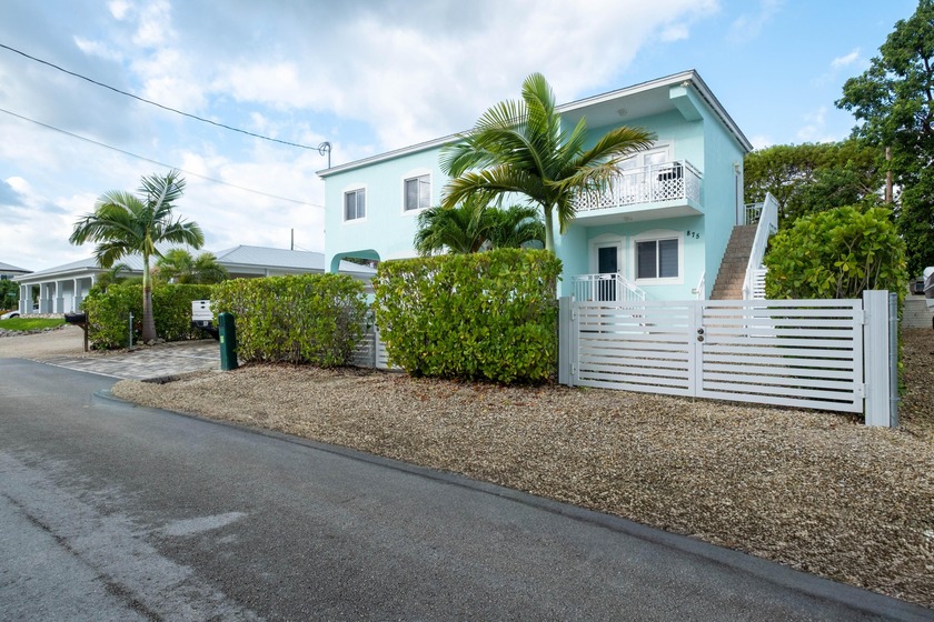 Welcome to your Key Largo retreat! This spacious 5 bedroom, 3 - Beach Home for sale in Key Largo, Florida on Beachhouse.com