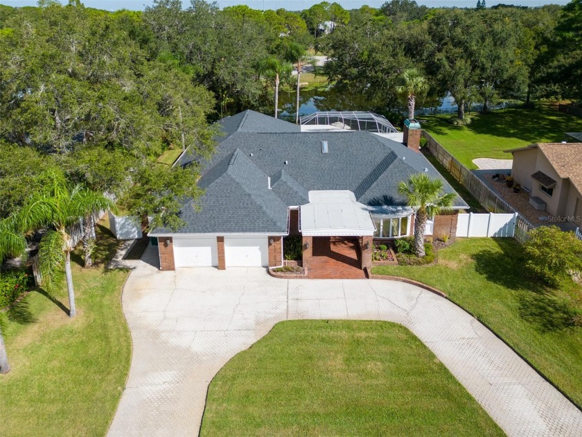 Welcome home! Beautifully updated home with over 4200+ square - Beach Home for sale in Seminole, Florida on Beachhouse.com