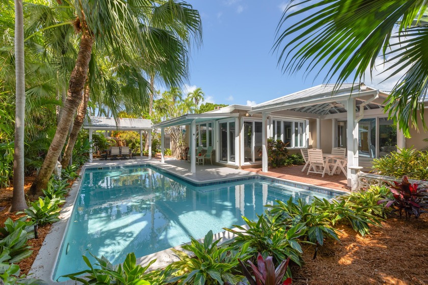 Tucked behind a new privacy fence, 1706 Seminary Street is a - Beach Home for sale in Key West, Florida on Beachhouse.com
