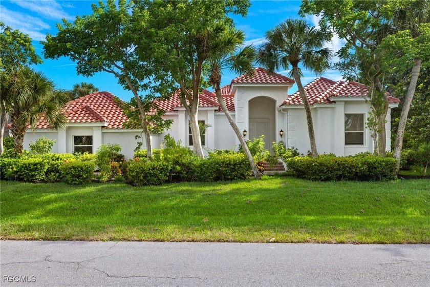 Discover island living at its finest in this elegant - Beach Home for sale in Sanibel, Florida on Beachhouse.com