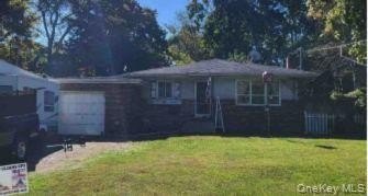 Short sale sold *as - Beach Home for sale in Wading River, New York on Beachhouse.com