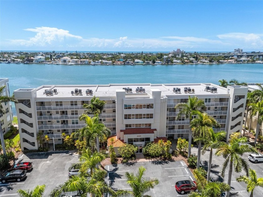 Spectacular Water Views! Updated waterfront condo that's perfect - Beach Condo for sale in St. Petersburg, Florida on Beachhouse.com