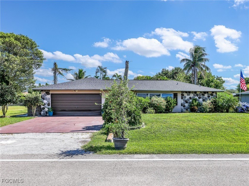 Beautiful 4-bedroom, 2-bath pool home in the highly desirable - Beach Home for sale in Fort Myers, Florida on Beachhouse.com