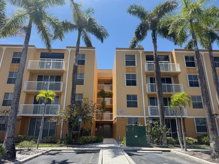 This is it! Sought after complex within 3 miles to Fort - Beach Condo for sale in Dania, Florida on Beachhouse.com