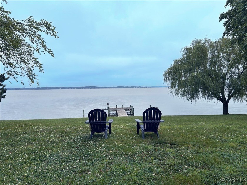 Welcome to life on the water. This home is ready for relaxing - Beach Home for sale in Warsaw, Virginia on Beachhouse.com