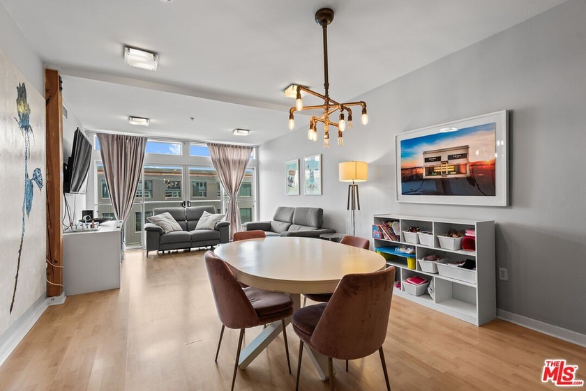 Modern design meets coastal living in the heart of Marina del - Beach Condo for sale in Marina Del Rey, California on Beachhouse.com