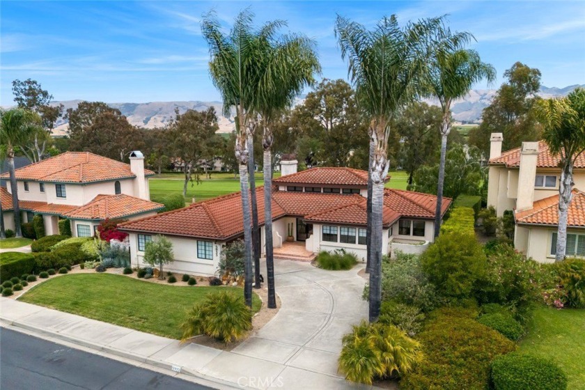 Overlooking the scenic 16th hole of the San Luis Obispo Country - Beach Home for sale in San Luis Obispo, California on Beachhouse.com