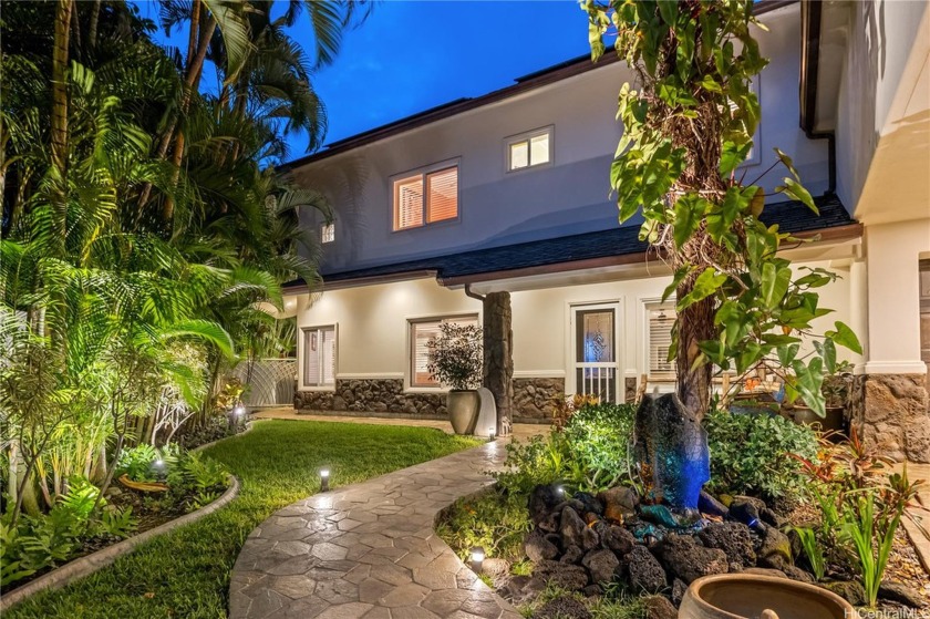 Nestled at the back of a quiet cul-de-sac with majestic banyan - Beach Home for sale in Kailua, Hawaii on Beachhouse.com