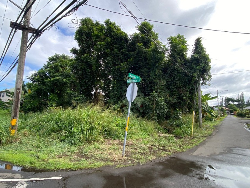 This vacant lot in downtown Hilo presents an excellent - Beach Lot for sale in Hilo, Hawaii on Beachhouse.com
