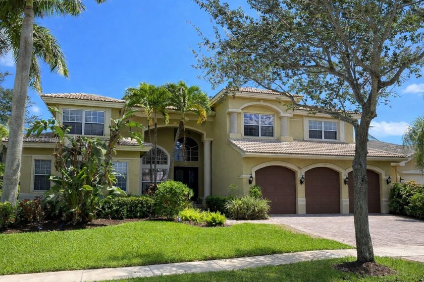 WELCOME TO THIS ONE OF A KIND RENOIR MODEL FEATURING AN EXTRA - Beach Home for sale in Boca Raton, Florida on Beachhouse.com