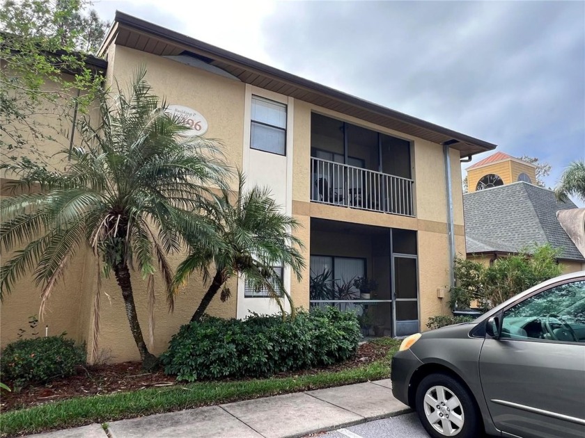 END UNIT......GATED LAKEFRONT COMPLEX.  Updated condo with - Beach Condo for sale in Largo, Florida on Beachhouse.com