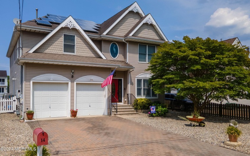 Waterfront living at its best!! Room for the entire family - Beach Home for sale in Brick, New Jersey on Beachhouse.com