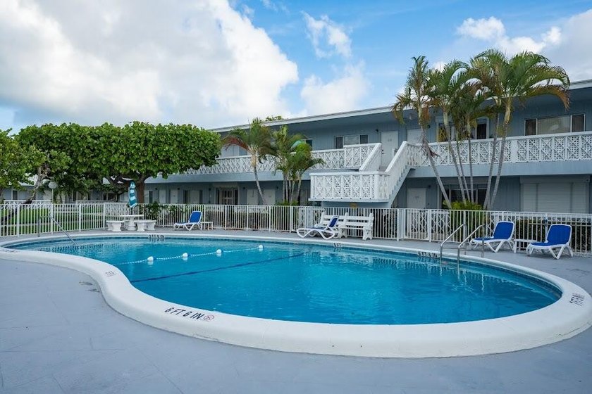 Beautiful corner unit, 1/1 condo in East Ft. Lauderdale! - Beach Condo for sale in Fort Lauderdale, Florida on Beachhouse.com