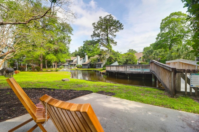 Amazing 3 BEDROOM condo, located in the CENTER OF MT PLEASANT - Beach Home for sale in Mount Pleasant, South Carolina on Beachhouse.com