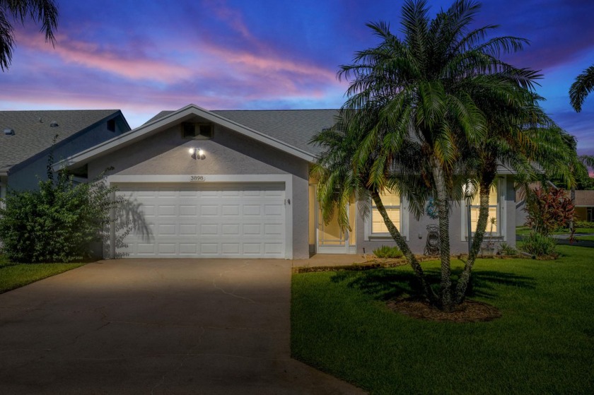 Magnificent, spacious and beautiful home featuring remodeled - Beach Home for sale in West Palm Beach, Florida on Beachhouse.com