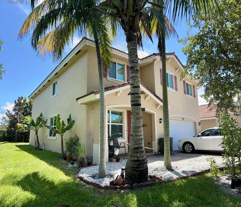 This is THE ONE! Well-maintained and spacious 2016 new - Beach Home for sale in West Palm Beach, Florida on Beachhouse.com