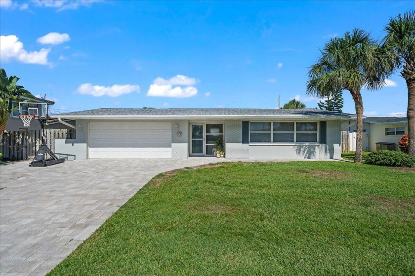 Perfectly remodeled beachside bungalow close to the beach - Beach Home for sale in Satellite Beach, Florida on Beachhouse.com