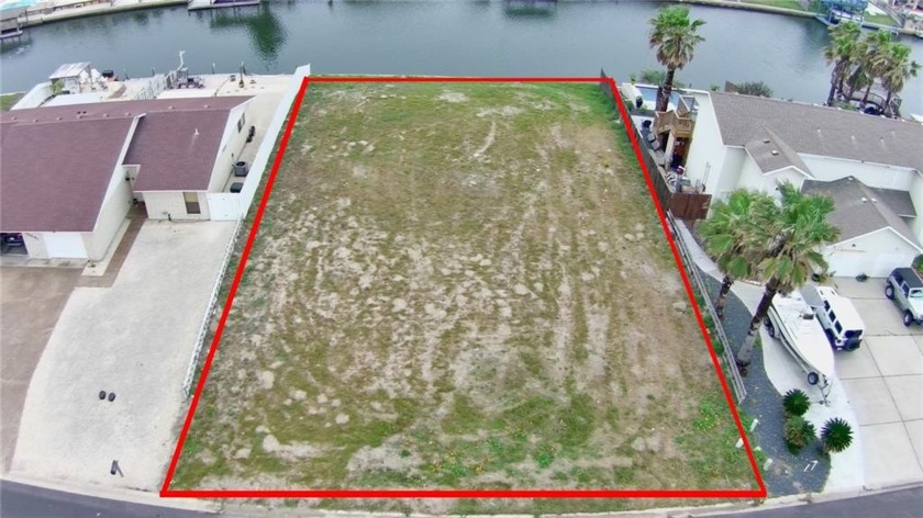 This lot is one of the last few canal lots zoned for duplex - Beach Lot for sale in Corpus Christi, Texas on Beachhouse.com
