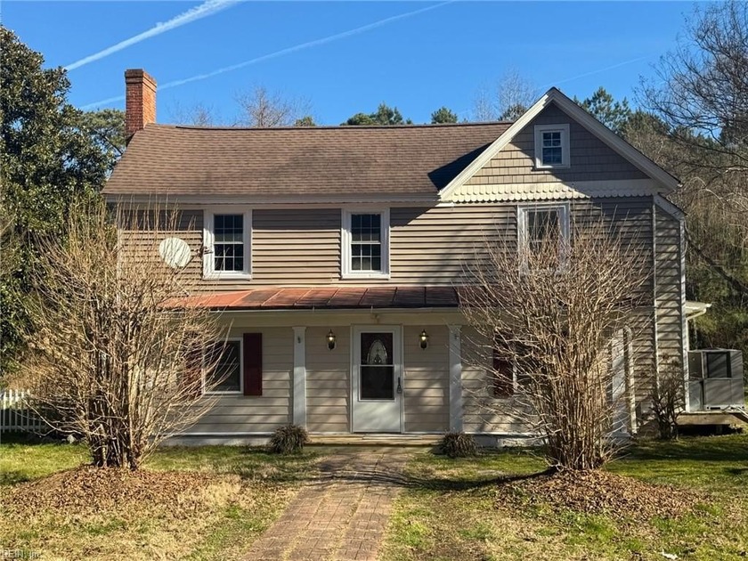 Beautiful farmhouse on large 2.5 acre lot with an additional - Beach Home for sale in Port Haywood, Virginia on Beachhouse.com