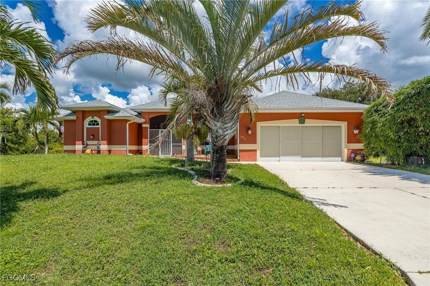 Beautiful TURNKEY pool home in the heart of Port Charlotte! This - Beach Home for sale in Port Charlotte, Florida on Beachhouse.com