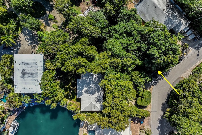 Beautiful oversized lot on a dead-end street in  one of the - Beach Lot for sale in Plantation Key, Florida on Beachhouse.com