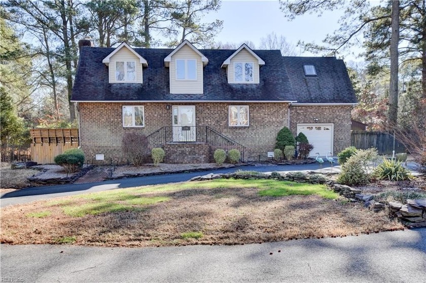 Welcome home in this sought after Poquoson Community. 5BR, 2 - Beach Home for sale in Poquoson, Virginia on Beachhouse.com