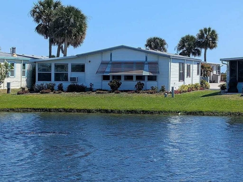 Awesome Waterfront front in Hacienda Del Rio!! Features a - Beach Home for sale in Edgewater, Florida on Beachhouse.com