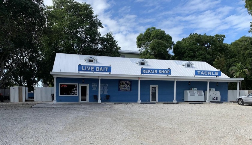Exceptional Florida Keys Investment! This 2,400 SF self-standing - Beach Commercial for sale in Key Largo, Florida on Beachhouse.com