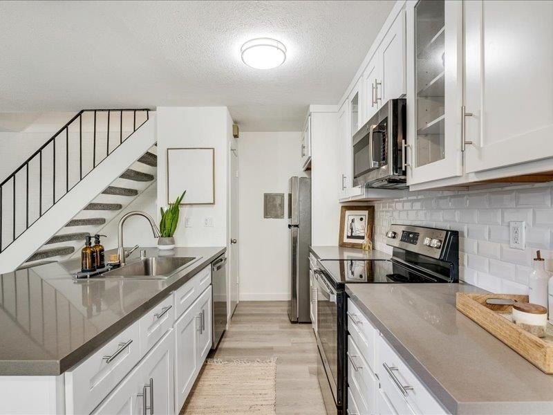 Turnkey living in Capitola! This beautifully updated condo - Beach Condo for sale in Capitola, California on Beachhouse.com