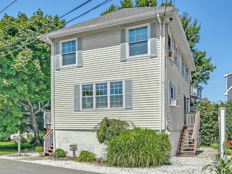 Charming Beach House steps from highly desirable Silver Sands - Beach Home for sale in Milford, Connecticut on Beachhouse.com